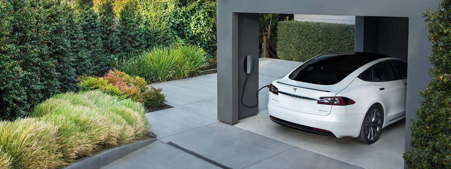 Tesla & Tesla Wall Charger